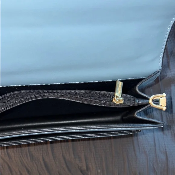 Elegant Blue Handbag - Picture 3 of 4